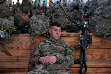 In North Carolina wartet ein US-Soldat an Valentinstag darauf, nach Europa verlegt zu werden