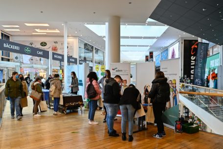 Reger Betrieb auf der Infobörse auf Belval