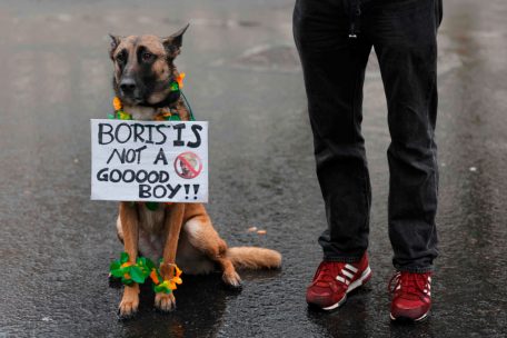 Großbritannien / Johnson schafft die häusliche Quarantäne für positiv Getestete ab