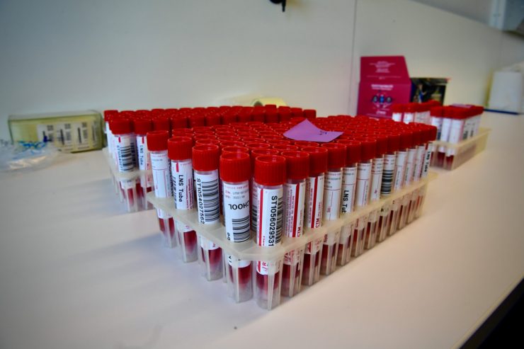 Pandemie / „Santé“ meldet wieder einen weiteren Toten und 798 von 3.082 Tests positiv 