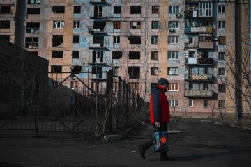 Ukraine / Gepackte Taschen aus Angst vor russischen Panzern