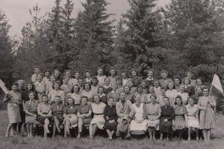 Printemps 1945, les détenues luxembourgeoises libérées des camps sont conduites dans la ville suédoise de Vislanda