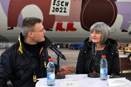 Luxair-CEO Gilles Feith, Nancy Braun und das Esch2022-Luxair-Design von Lynn Cosyn