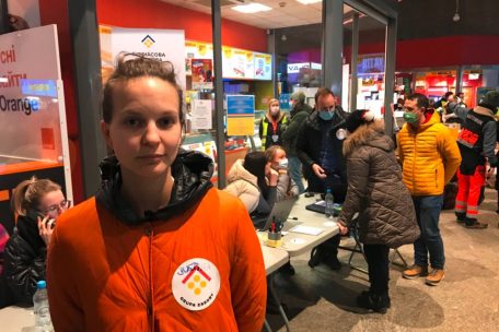 „Wir waren am Anfang zu dritt hier, jetzt sind wir hundert“: Justyna hilft den Ankömmlingen
