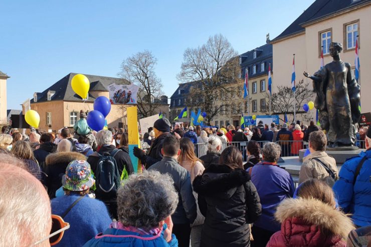 Luxemburg / Rund 3.000 Menschen demonstrieren am Samstag gegen den Ukraine-Krieg