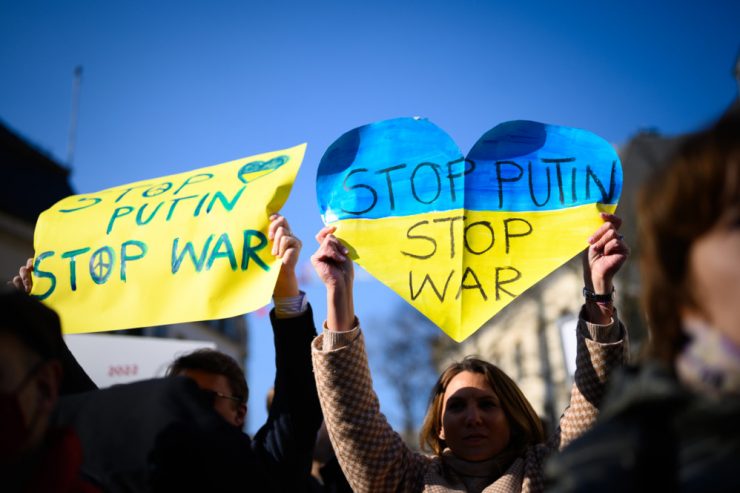 Luxemburg / „PUT(A)IN A$$A$$IN“ – 3.000 Menschen demonstrieren gegen Krieg in der Ukraine