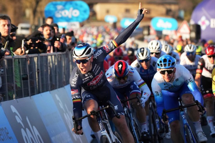 Tweede etappe Tirreno-Adriatico: snelle overwinning voor de Belgische Merlier, Jungels zonder tijdverlies