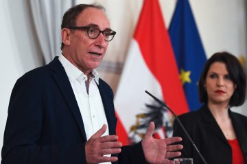 Österreich / Impfpflicht ist trotz neuen Rekords bei Neuinfektionen ausgesetzt