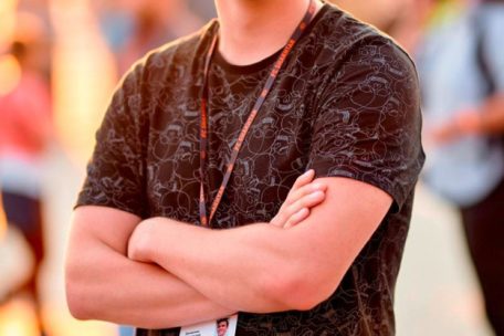 Noch vor kurzem führte der 23-Jährige als Sportjournalist ein normales Leben