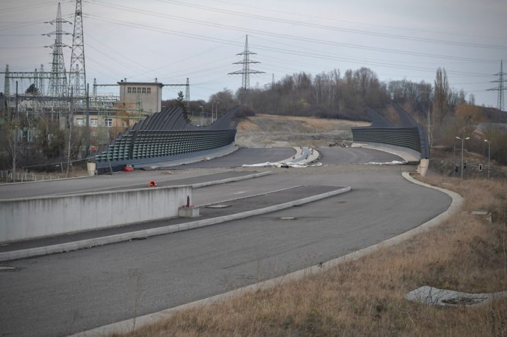 Kreisverkehr Raemerich / Stau ade? Der neue Straßenabschnitt zwischen Belval und A4 soll Anfang 2023 fertig sein