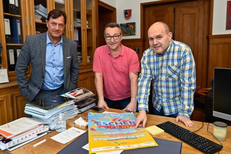 Für die „Escher Fuesent“ verantwortlich (v.l.n.r.): der zuständige Schöffe Pim Knaff, Jacques Muller, Präsident, und Pedro Oliveira, Vizepräsident des organisierenden „Syndicat d’initiative“