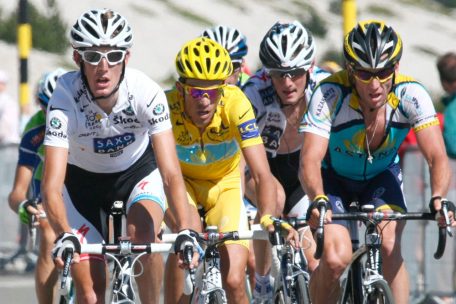 Lance Armstrong (rechts) mit Andy Schleck, Albeto Contador und Fränk Schleck