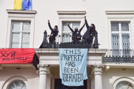 Großbritannien / Oligarchen-Villen für Flüchtlinge: London will nichts mehr von russischem schmutzigen Geld wissen