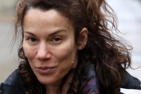 Passantin Greta freut es, dass sie jetzt wieder die Gesichter der Menschen sehen kann