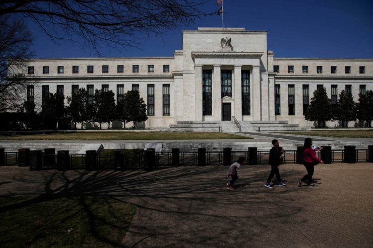 Geldpolitik / Fed leitet mit Zinswende aggressiven Kurs im Kampf gegen Inflation ein