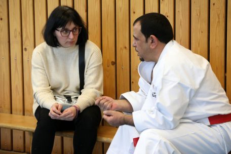 Integration / Austausch und Mutmachen zwischen Geflüchteten: Wie sich Karate-Trainer Zein Suhail ein neues Leben in Luxemburg aufgebaut hat 