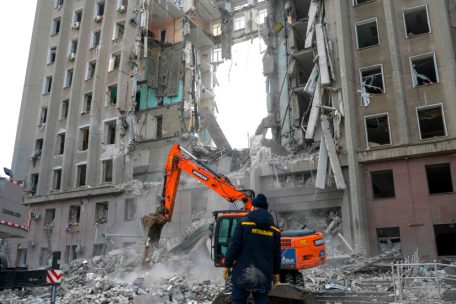 Die Folgen von russischem Raketenbeschuss in der Stadt Mykolajiw