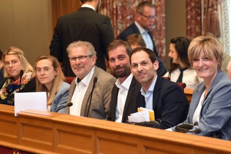 Einige LSAP-Abgeordnete fehlten Corona-bedingt. Dies tat der Stimmung in der Fraktion aber offensichtlich keinen Abbruch.