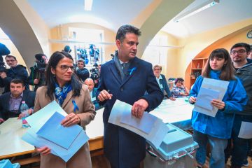 Ungarn / Foto-Finish um die Macht