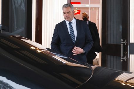 Österreich / Freunderlwirtschaft mit Putin und Gazprom führte in gefährliche Abhängigkeit vom Russen-Gas