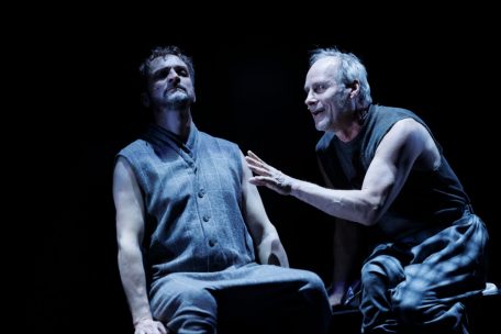 Ödipus (Maik Solbach) und Kreon (Wolfram Koch)