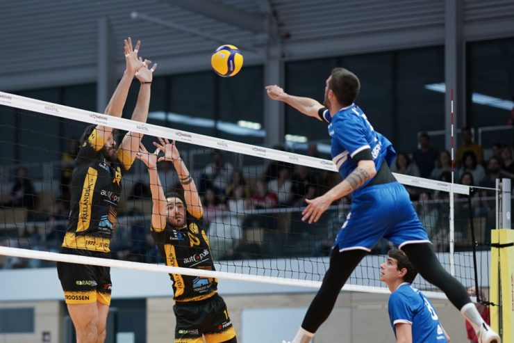 Volleyball / 1. Finalspieler der Herren: Strassen eine Nummer zu groß