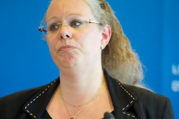 „Gaardenhaischen“-Affäre / Trotz Rücktritt: Chamber muss sich mit Dieschbourg-Dossier befassen – Ex-Ministerin soll aussagen