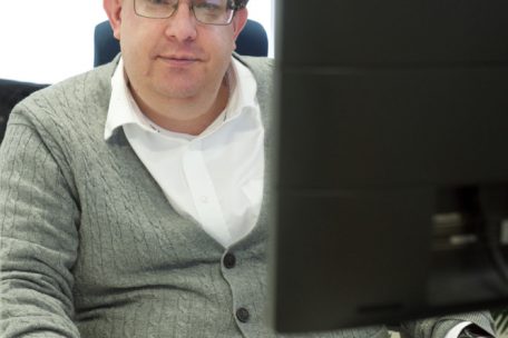 Als ehemaliger Gymnasiallehrer hat Fachberater Max Conzemius ein feines Gespür für die Interessen der Schüler entwickelt