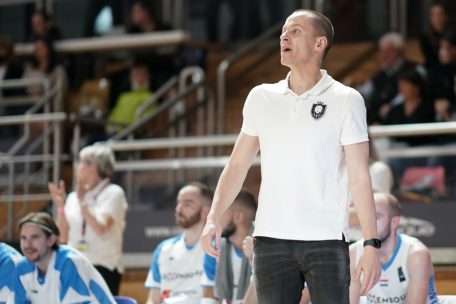 Nationaltrainer Ken Diederich saß sowohl bereits bei Steinsel als auch bei Düdelingen auf der Trainerbank