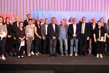 Bénévolat / Einmal im Mittelpunkt: Ehrenamtliche Helfer und ihre Geschichten