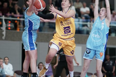 Die stärkste luxemburgische Scorerin und Rebounderin: Esmeralda Skrijelj (in Gelb)