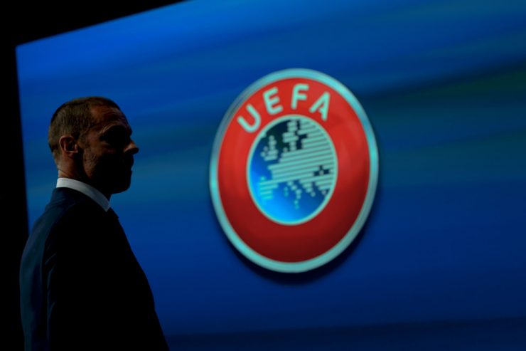 Fußball / UEFA schwächt Champions-League-Reform ab