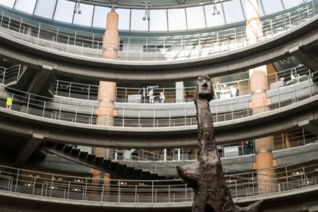 Blick in das Gebäude der Deutschen Bank in Luxemburg