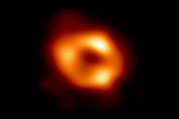 Wissenschaft / Erstes Bild vom Schwarzen Loch mitten in unserer Galaxie veröffentlicht