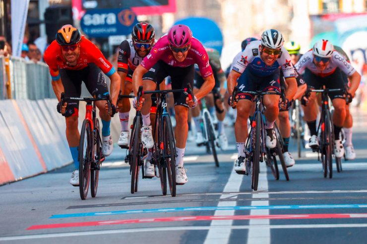 Giro / 13. Etappe: Demare siegt im Massensprint – keine Veränderung im Gesamtklassement