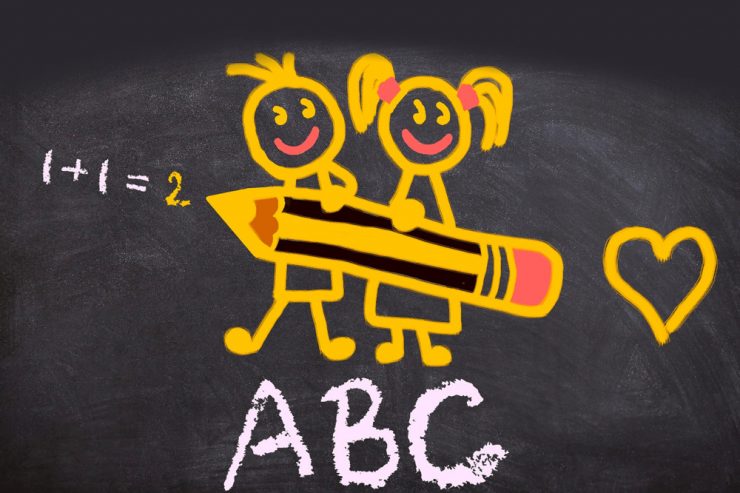 Reaktion auf EU-Kritik / Das ABC in zwei Sprachen unterrichten: Ministerium plant mehrsprachiges Pilotprojekt an vier Grundschulen
