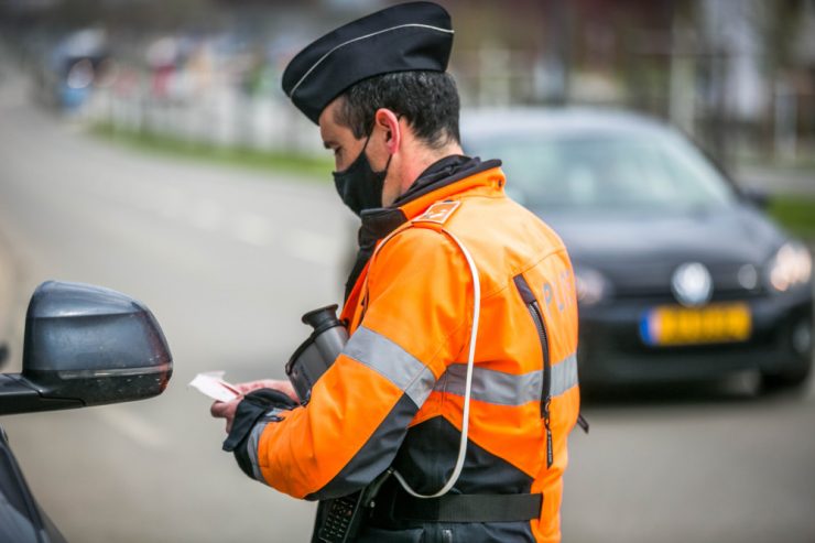 Luxemburg / Schlangenlinien und Alkohol: Polizei zieht zwei Autofahrer aus dem Verkehr