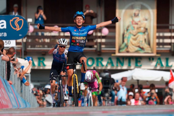 Giro / Bouwman triumphiert erneut – Carapaz verteidigt Rosa, Porte steigt aus
