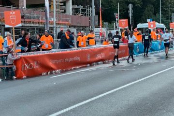 ING Night Marathon / Im Dienst der Läufer: Die Organisation eines Streckenversorgungsstands