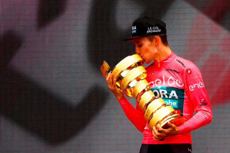 Giro d’Italia / Historischer Triumph: Jai Hindley holt sich als erster Australier den Gesamtsieg