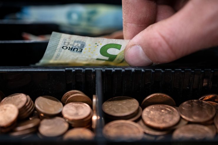 Deutschland / Reallöhne sinken kräftig – als Folge der hohen Inflationsrate