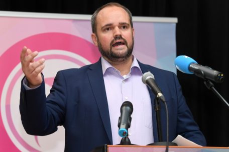 Marc Goergen, Piraten-Abgeordneter, während seiner Rede auf dem Parteikongress