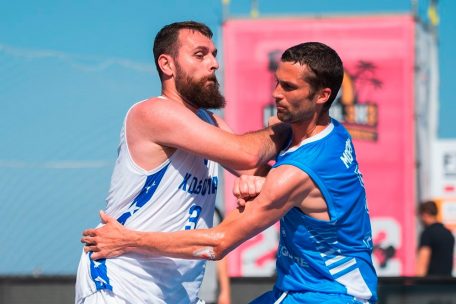 Die FLBB-Herren um Scott Morton (in Blau) kamen bis ins Halbfinale, scheiterten jedoch dort am späteren Sieger Aserbaidschan