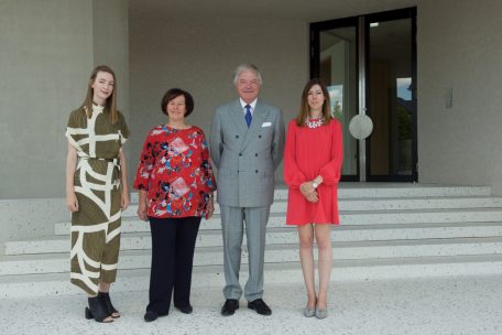 Läuten die neue Ära im Familien-Weingut gemeinsam ein: Jil, Georgie, Claude und Carole Bentz