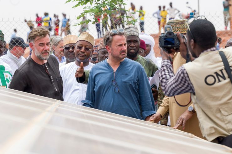 Reportage / Mit Espresso in die nigrische Wüste: Bettel und Fayot besuchen Kooperationsprojekte