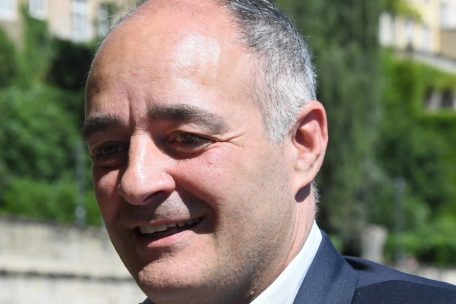 Laut dem Schöffen der Gemeinde Luxemburg, Patrick Goldschmidt, sollen die Konzerte auf dem Glacis auch dazu beitragen, dass die Menschen allgemein am Vorabend zum Nationalfeiertag mehr Platz haben