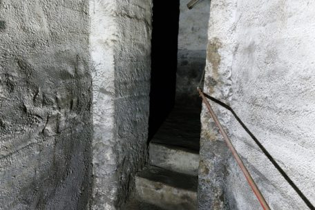 Einer der Eingänge des ersten Bunkers