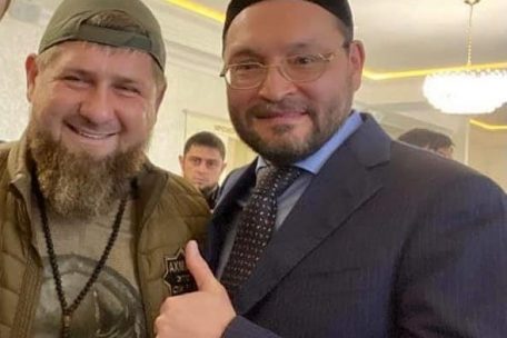 EMF-Präsident Nijasow (r.) mit Putins tschetschenischem Statthalter Kadyrow 