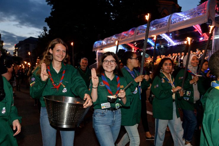 Nationalfeiertag / Der Fackelzug: So bereiten sich die „Centser Guiden a Scouten“ vor 

„Eine Fackel zu tragen, ist immer cool“