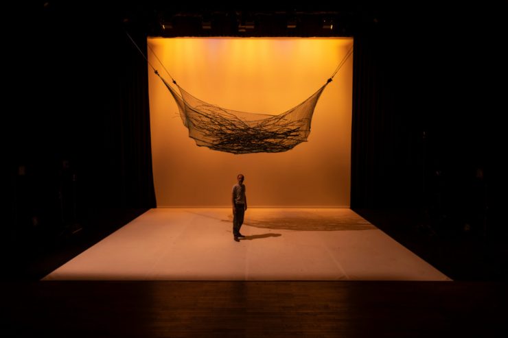 Théâtre / Se détruire ensemble, guérir ensemble: „Erop“ de Romain Butti dans une mise en scène de Fábio Godinho